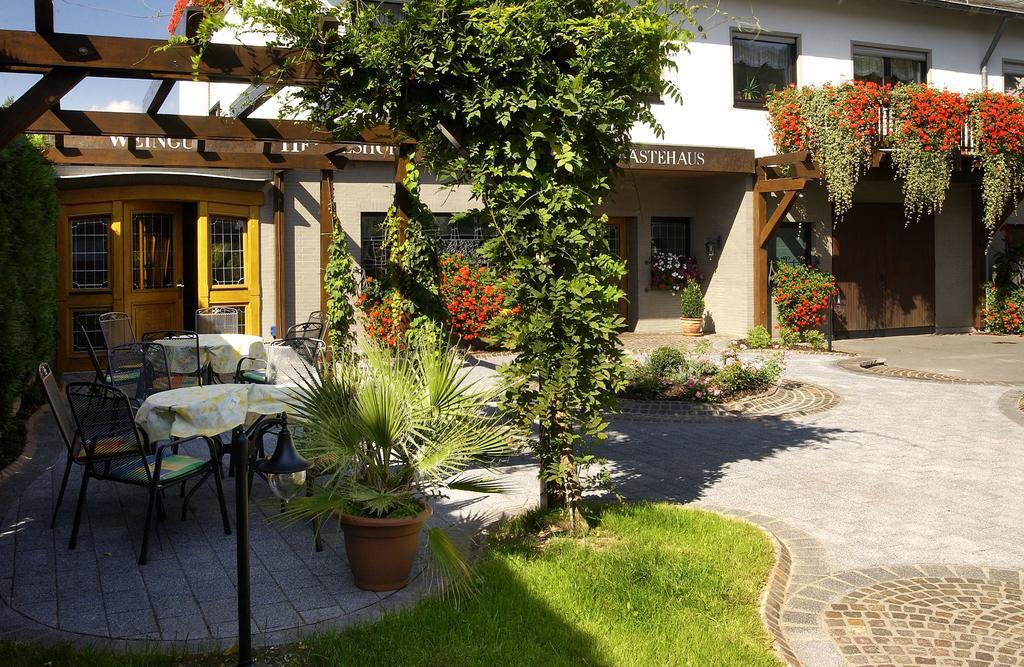 Отель Wein & Gastehaus Hermeshof Триттенхайм Экстерьер фото